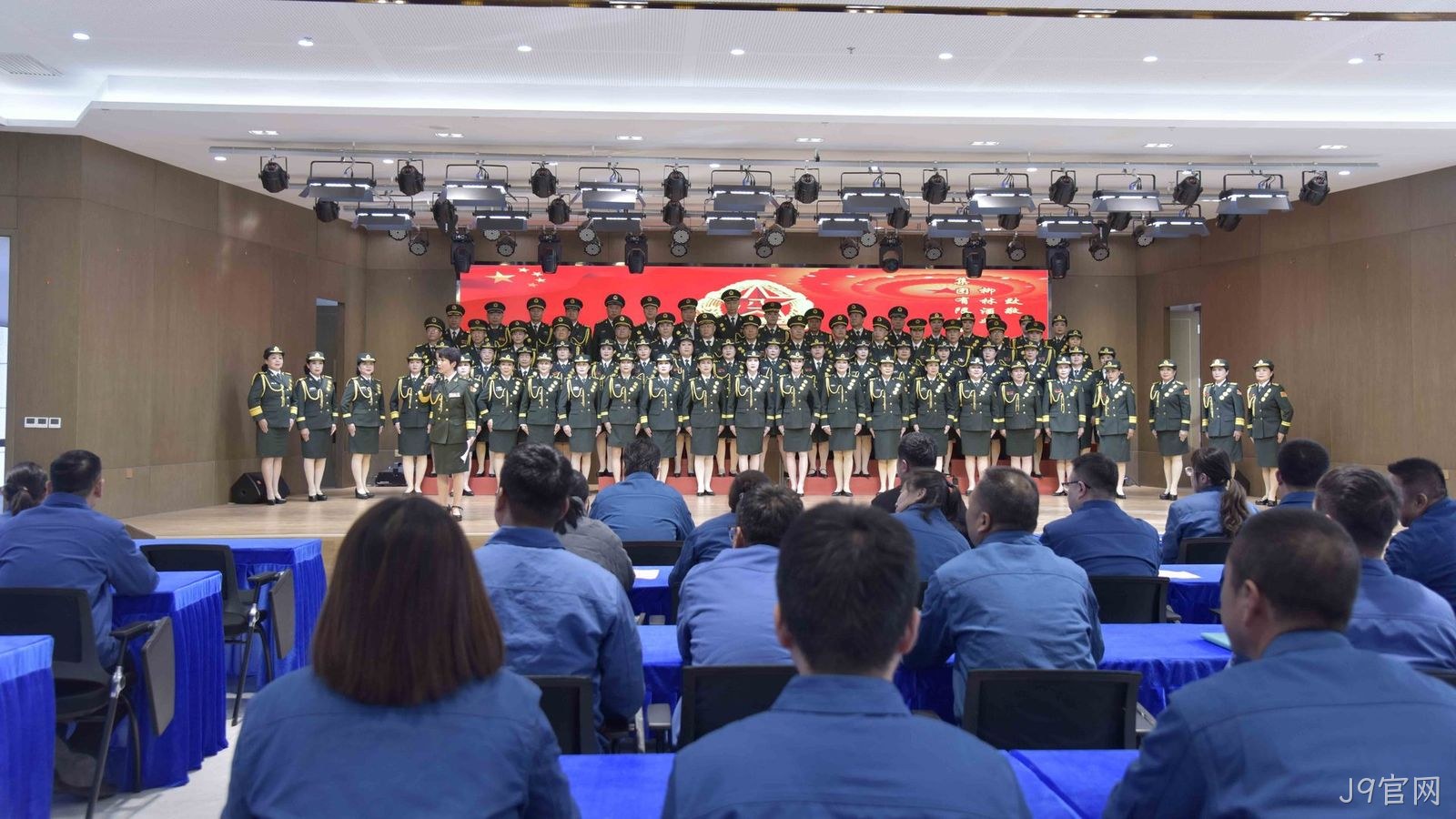 西安军旅情艺术团莅临J9官网慰问演出参观交流